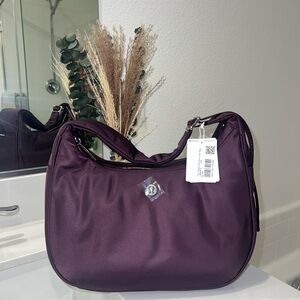 Lululemon black plum city essentials shoulder bag 4L NEW AND NEVER WORN